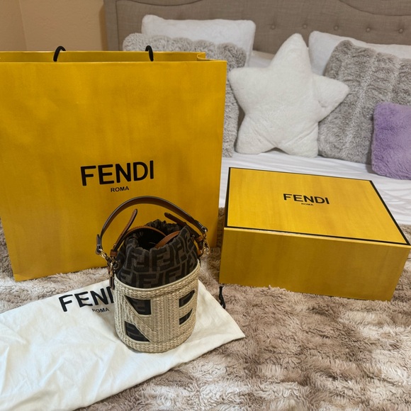 Authentic FENDI  Mini Bag (Leather and Fabric) Beautiful handbag brand new. - Picture 2 of 7